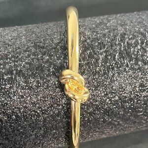Gold Knot Bracelet w Magnetic Closure NWOT